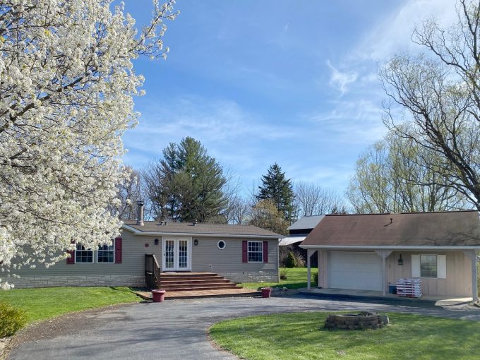 Street view of homes in Navarre Village